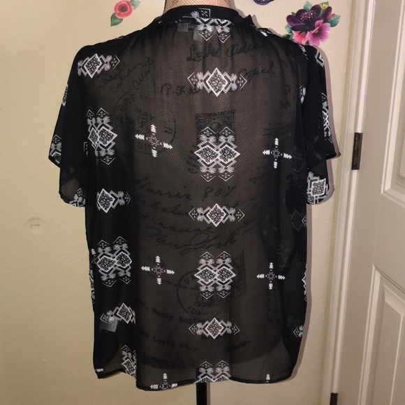 Umgee Black Shirt with White Aztec Design Sheer Top V Neck Size Small - Picture 4 of 5